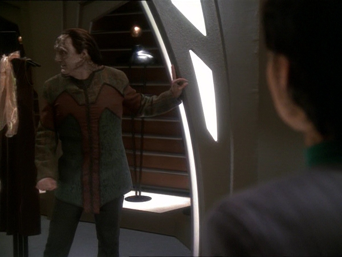 extant_StarTrek_DS9_7x03-Afterimage_3092.jpg