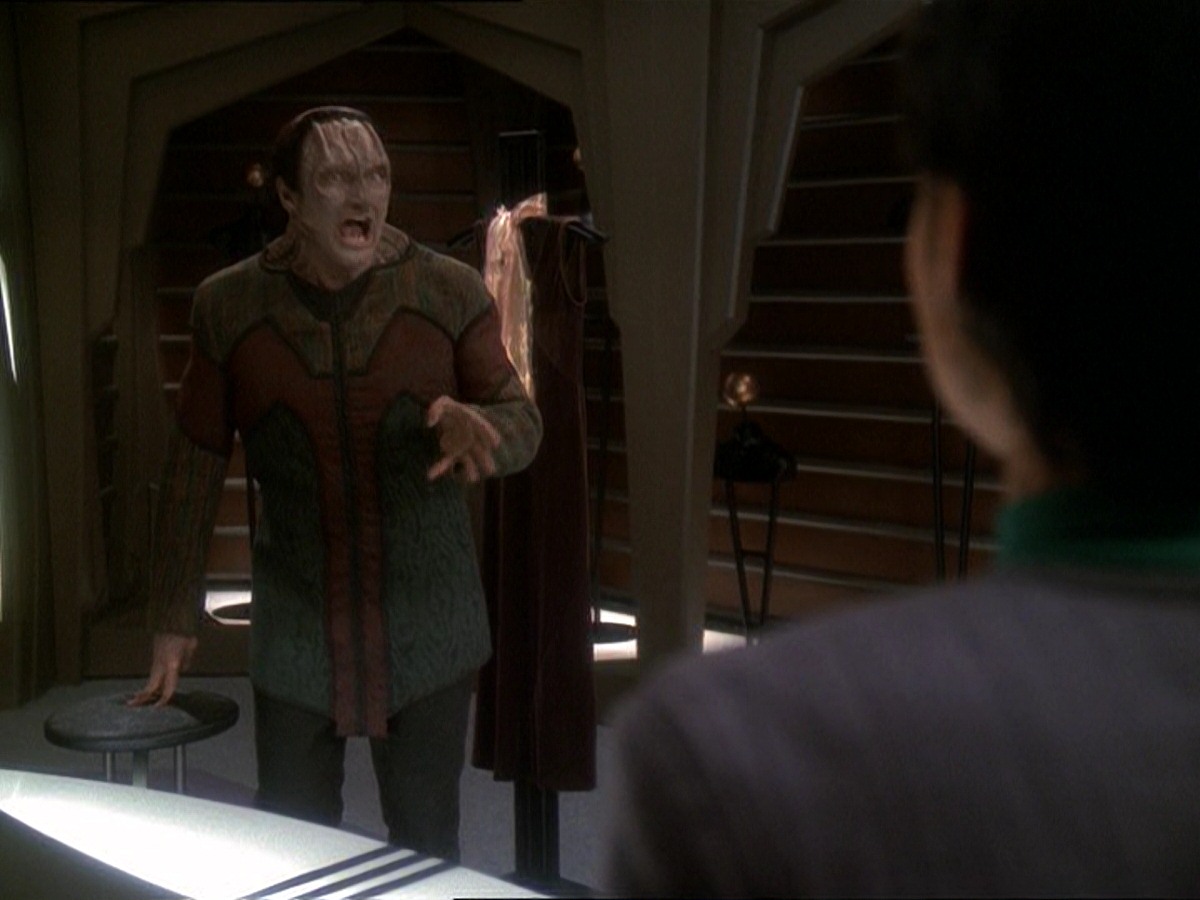 extant_StarTrek_DS9_7x03-Afterimage_3096.jpg