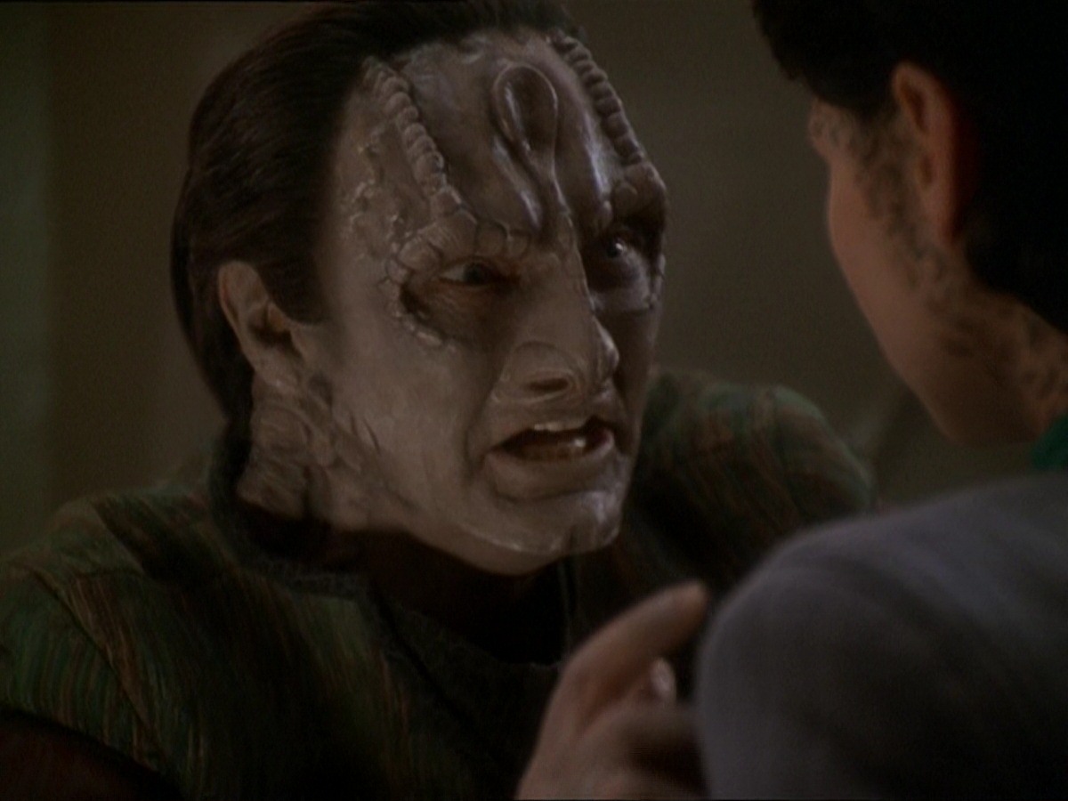 extant_StarTrek_DS9_7x03-Afterimage_3143.jpg