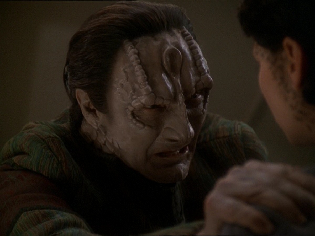 extant_StarTrek_DS9_7x03-Afterimage_3154.jpg