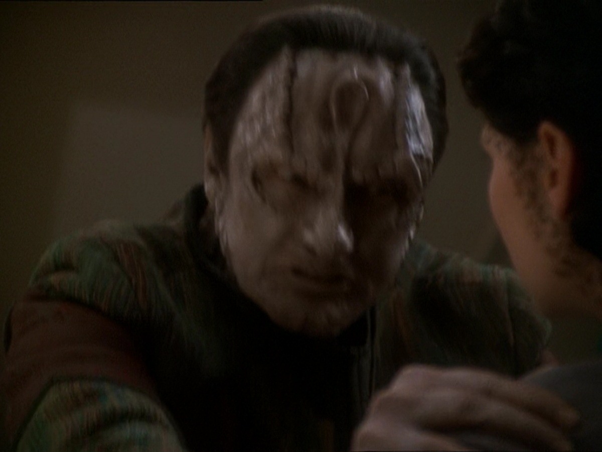 extant_StarTrek_DS9_7x03-Afterimage_3159.jpg