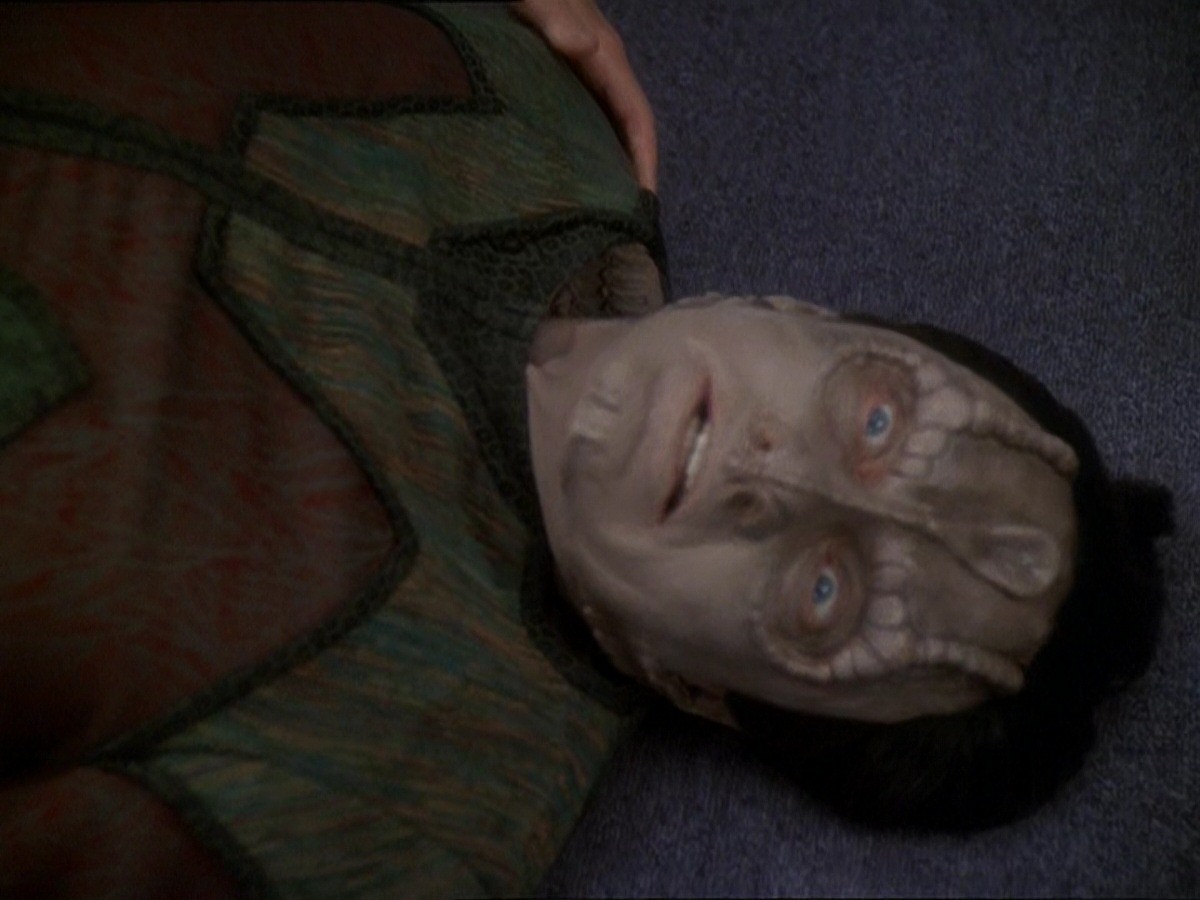 extant_StarTrek_DS9_7x03-Afterimage_3177.jpg