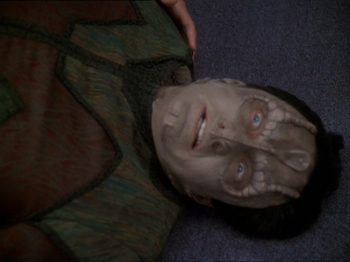 extant_StarTrek_DS9_7x03-Afterimage_3178.jpg