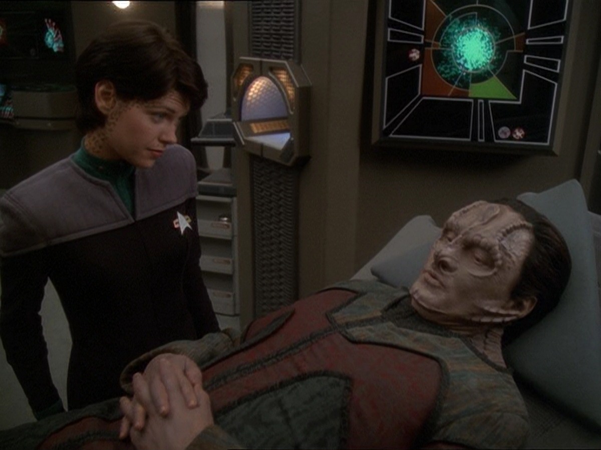 extant_StarTrek_DS9_7x03-Afterimage_3204.jpg