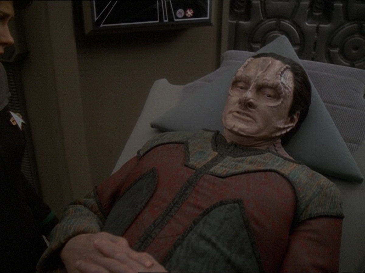 extant_StarTrek_DS9_7x03-Afterimage_3214.jpg