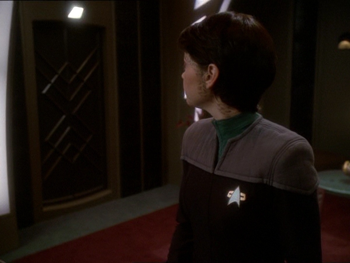 extant_StarTrek_DS9_7x03-Afterimage_3393.jpg