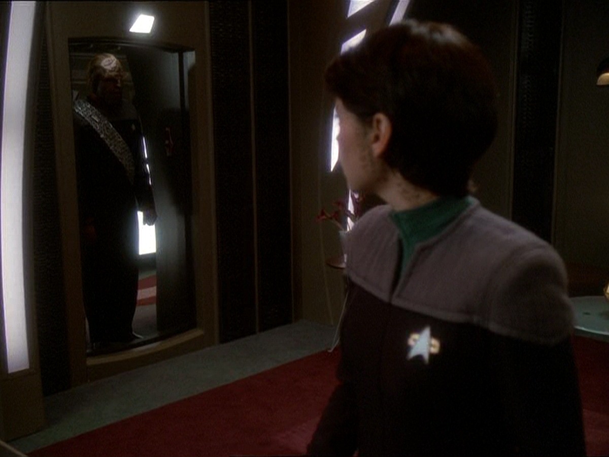 extant_StarTrek_DS9_7x03-Afterimage_3395.jpg