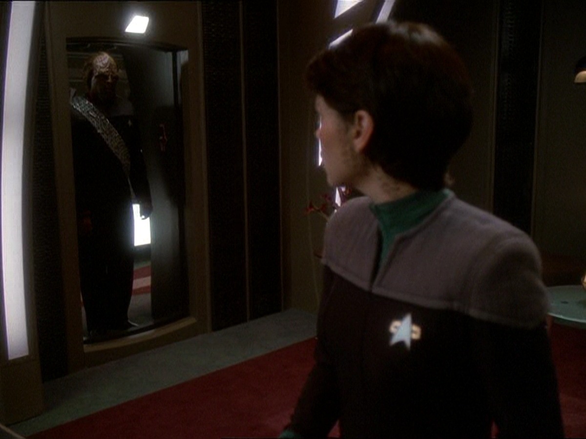 extant_StarTrek_DS9_7x03-Afterimage_3396.jpg
