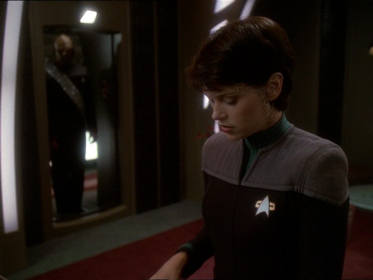 extant_StarTrek_DS9_7x03-Afterimage_3403.jpg