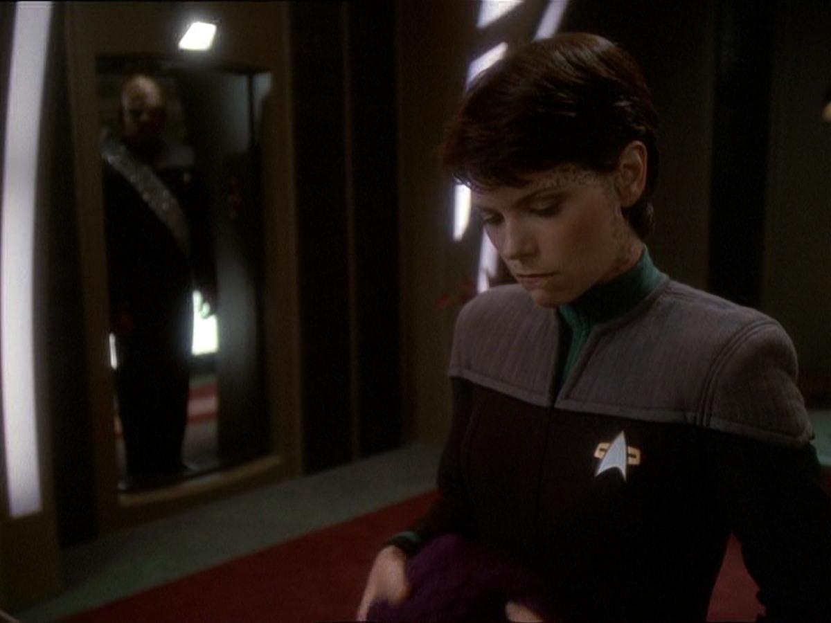 extant_StarTrek_DS9_7x03-Afterimage_3405.jpg