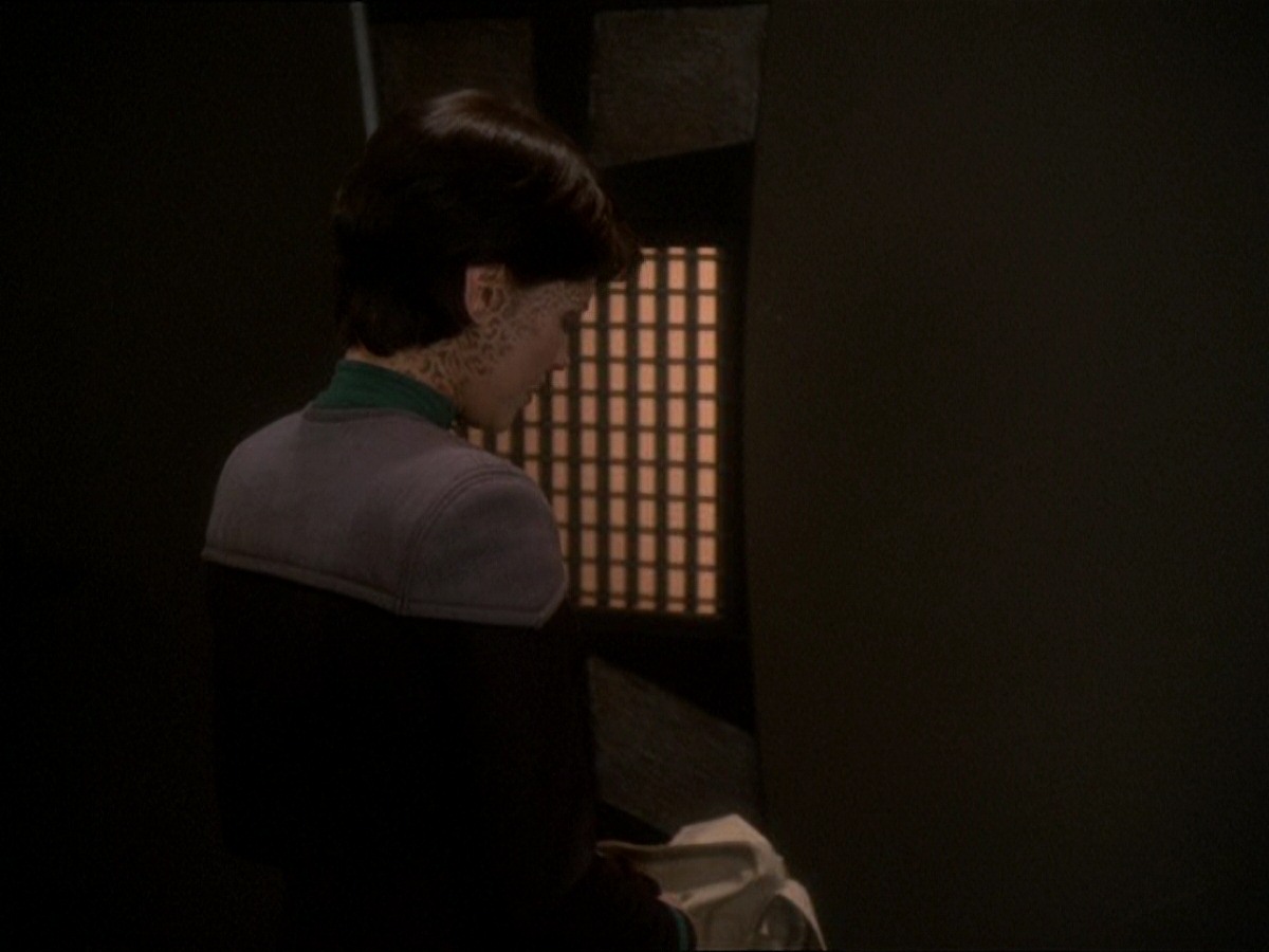 extant_StarTrek_DS9_7x03-Afterimage_3435.jpg