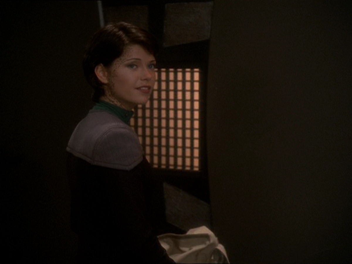extant_StarTrek_DS9_7x03-Afterimage_3438.jpg