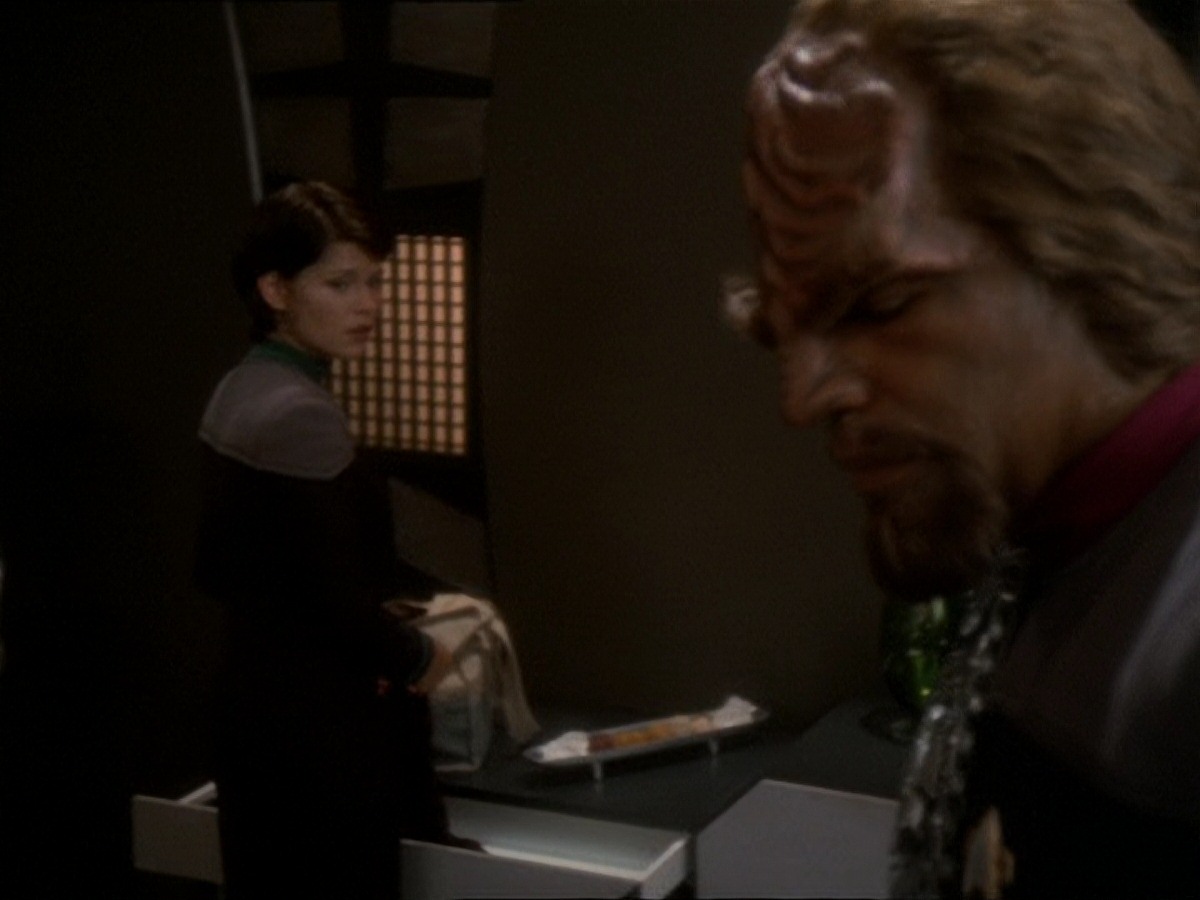 extant_StarTrek_DS9_7x03-Afterimage_3444.jpg