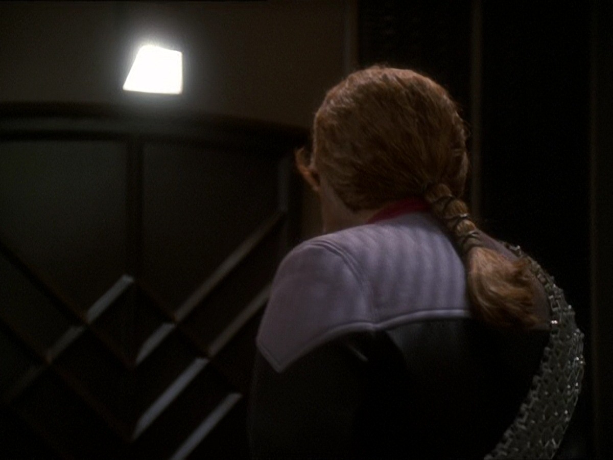 extant_StarTrek_DS9_7x03-Afterimage_3552.jpg