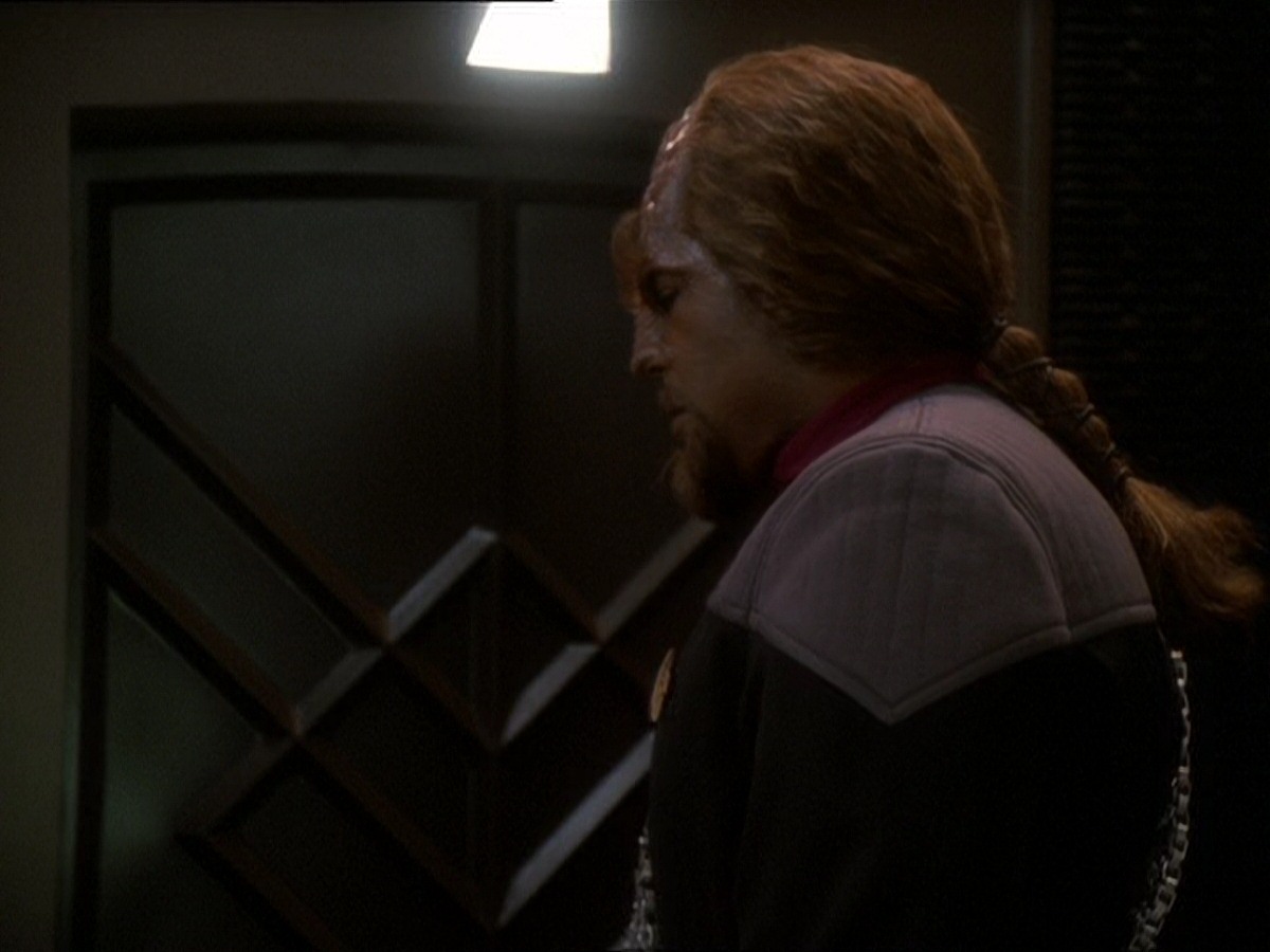 extant_StarTrek_DS9_7x03-Afterimage_3557.jpg
