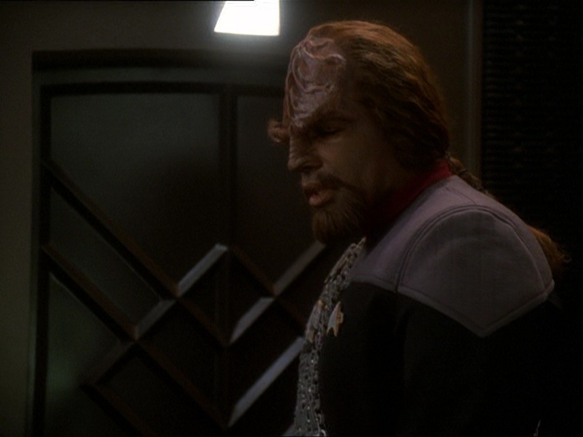 extant_StarTrek_DS9_7x03-Afterimage_3558.jpg