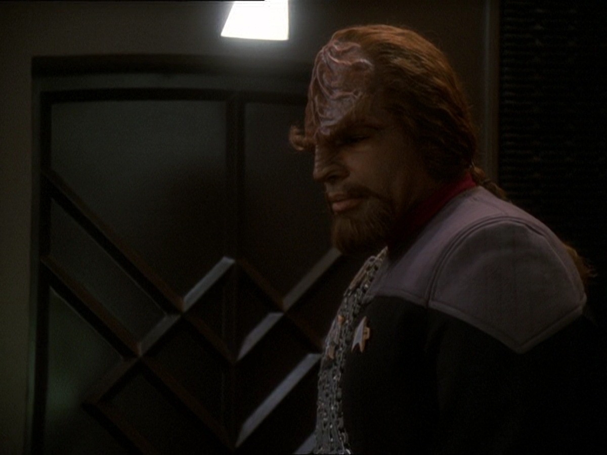extant_StarTrek_DS9_7x03-Afterimage_3559.jpg