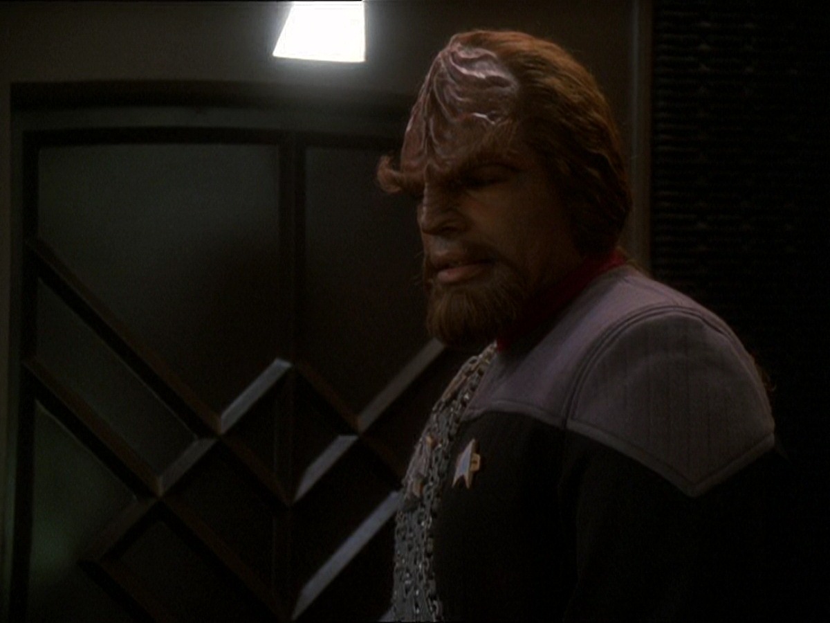 extant_StarTrek_DS9_7x03-Afterimage_3568.jpg