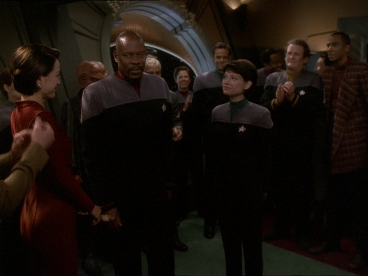 extant_StarTrek_DS9_7x03-Afterimage_3614.jpg