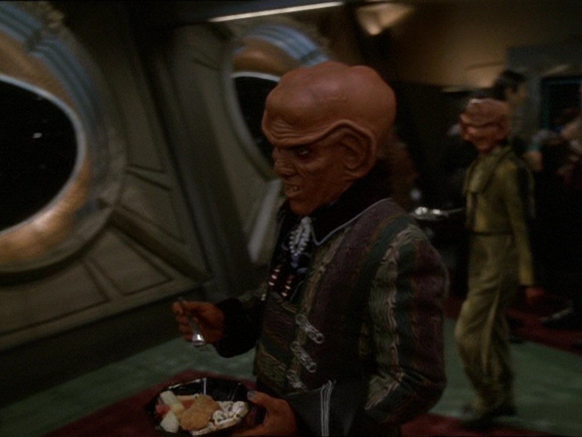 extant_StarTrek_DS9_7x03-Afterimage_3675.jpg