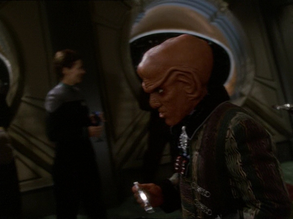 extant_StarTrek_DS9_7x03-Afterimage_3677.jpg