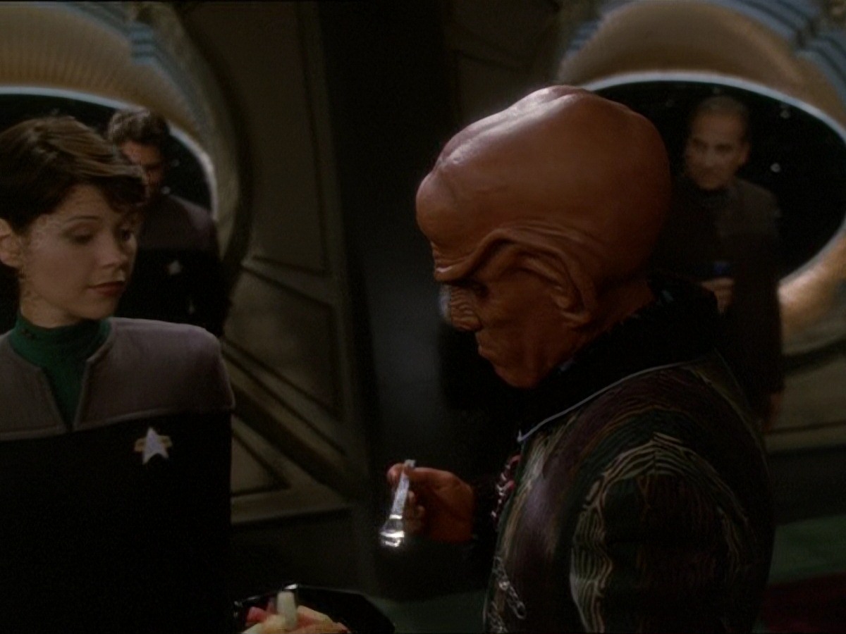 extant_StarTrek_DS9_7x03-Afterimage_3678.jpg