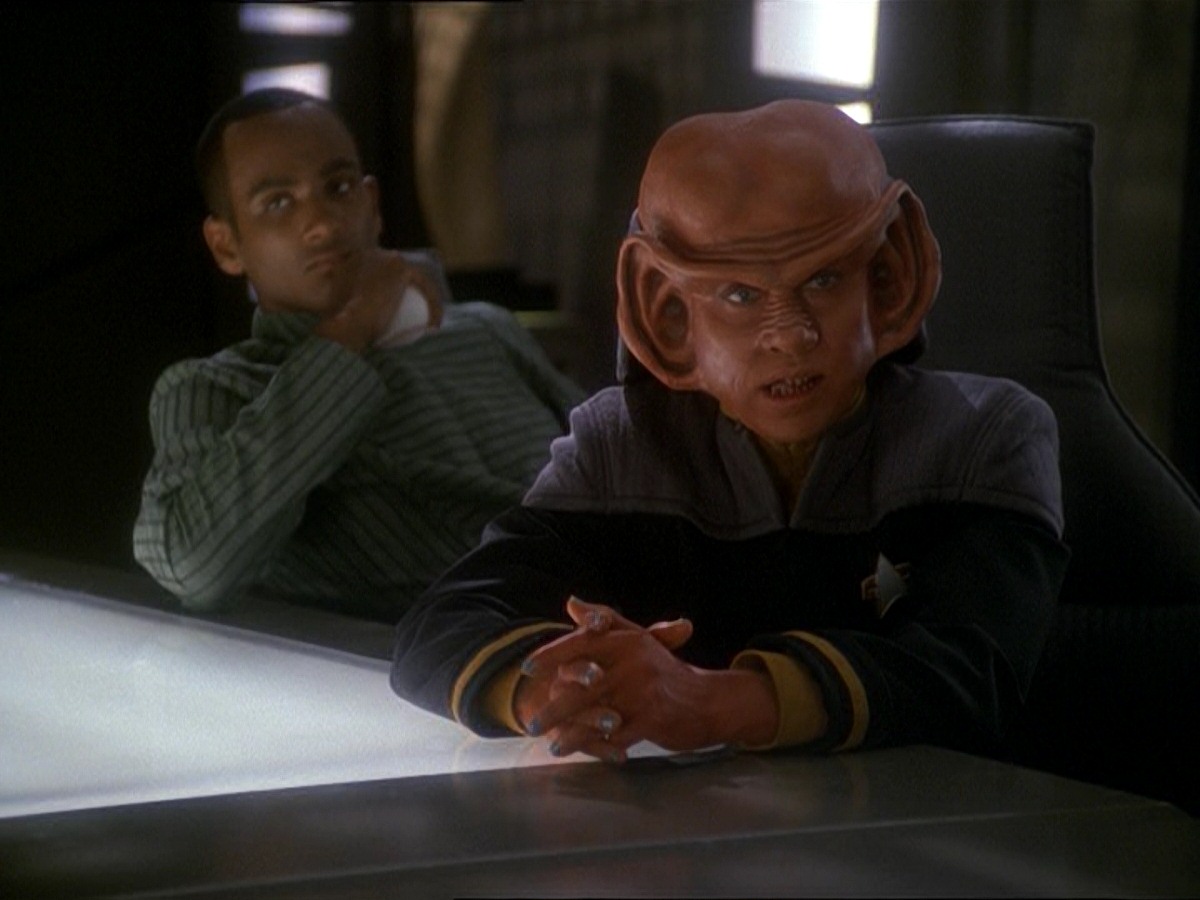 extant_StarTrek_DS9_7x04-TakeMeOutToTheHolosuite_2234.jpg