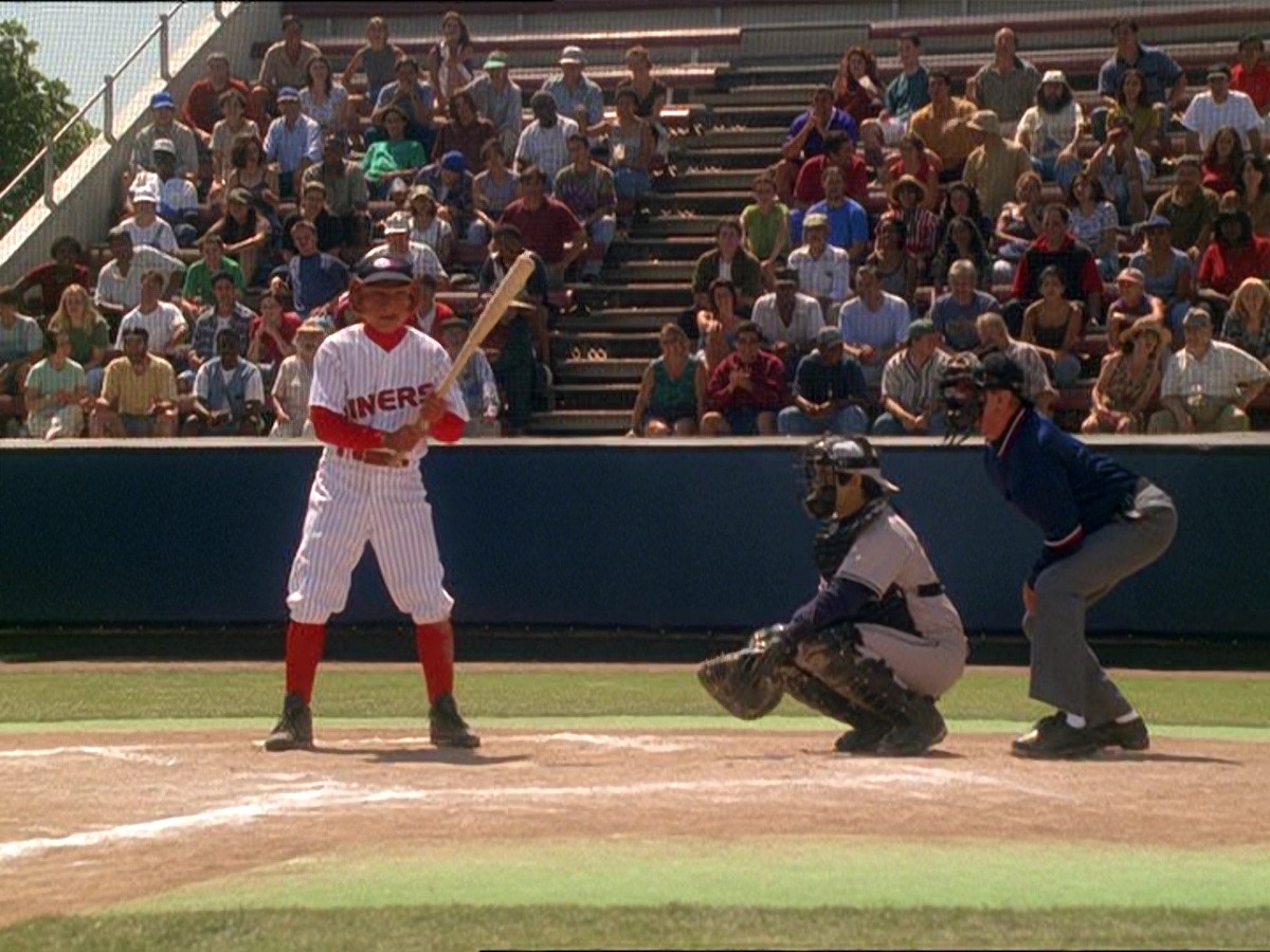 extant_StarTrek_DS9_7x04-TakeMeOutToTheHolosuite_3382.jpg