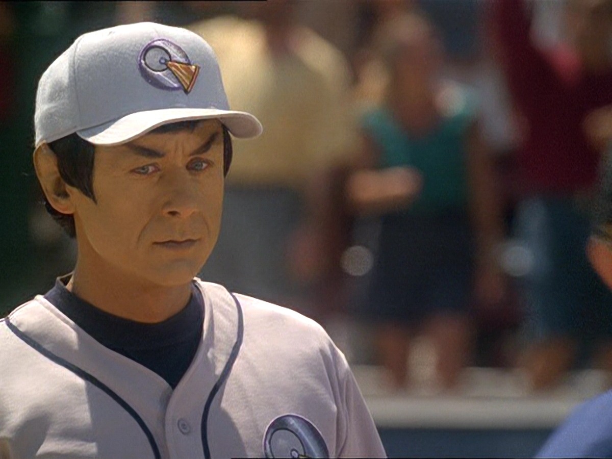 extant_StarTrek_DS9_7x04-TakeMeOutToTheHolosuite_3489.jpg