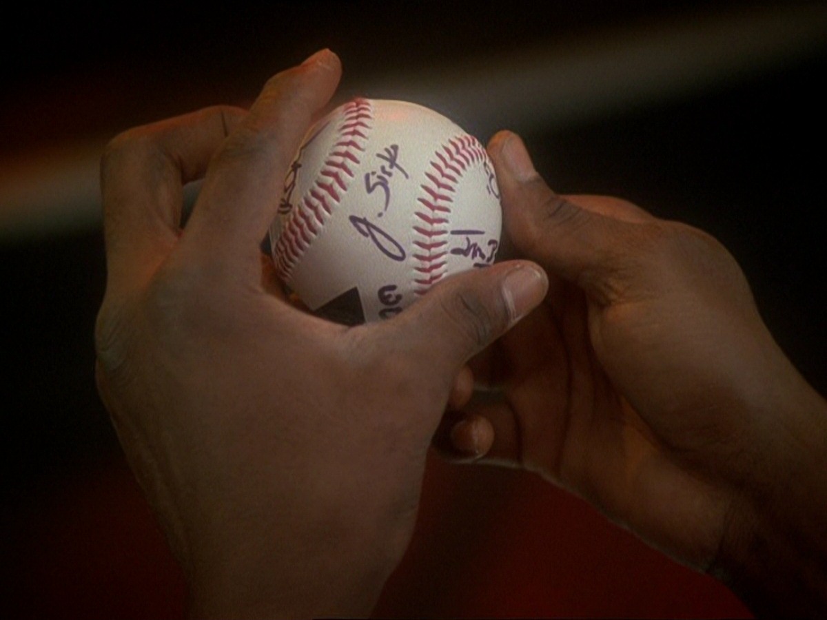extant_StarTrek_DS9_7x04-TakeMeOutToTheHolosuite_3672.jpg