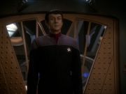 extant_StarTrek_DS9_7x04-TakeMeOutToTheHolosuite_0034.jpg