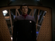 extant_StarTrek_DS9_7x04-TakeMeOutToTheHolosuite_0036.jpg