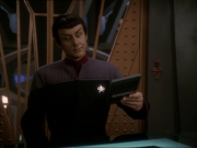 extant_StarTrek_DS9_7x04-TakeMeOutToTheHolosuite_0065.jpg