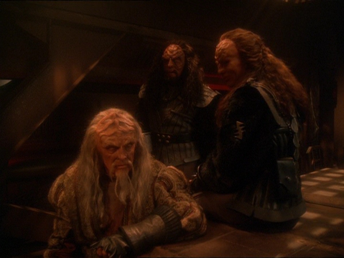 extant_StarTrek_DS9_7x07-OnceMoreUntoTheBreach_2685.jpg