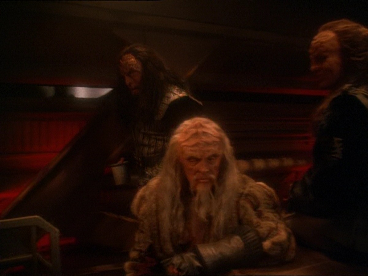 extant_StarTrek_DS9_7x07-OnceMoreUntoTheBreach_2688.jpg