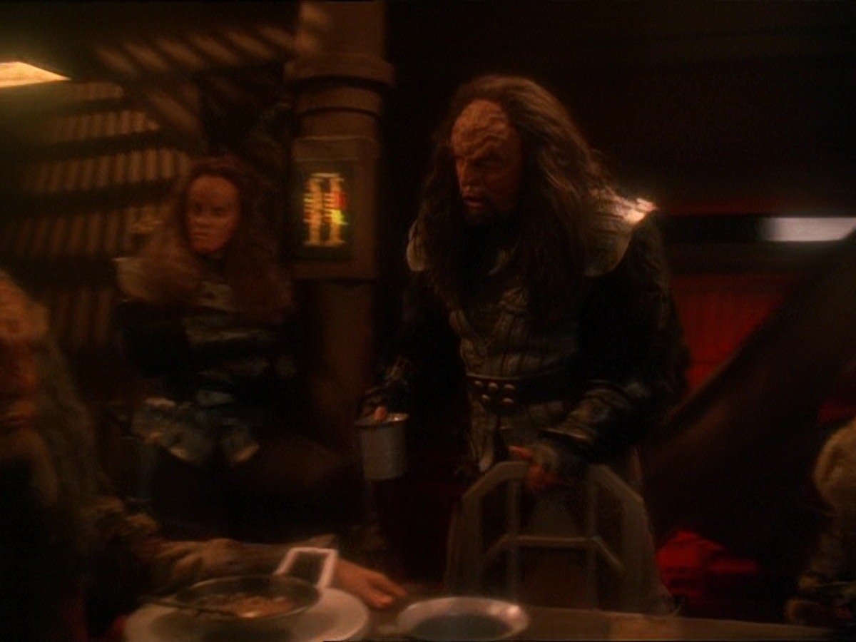 extant_StarTrek_DS9_7x07-OnceMoreUntoTheBreach_2690.jpg