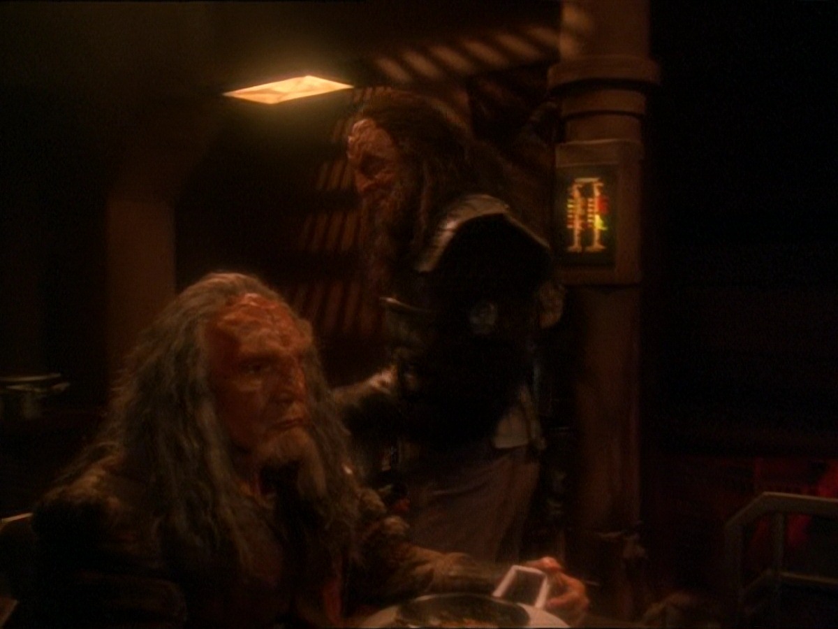 extant_StarTrek_DS9_7x07-OnceMoreUntoTheBreach_2717.jpg