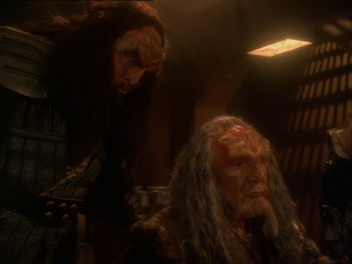 extant_StarTrek_DS9_7x07-OnceMoreUntoTheBreach_2721.jpg