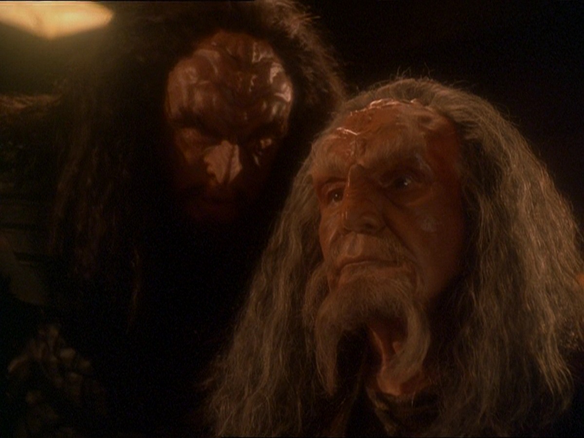 extant_StarTrek_DS9_7x07-OnceMoreUntoTheBreach_2725.jpg
