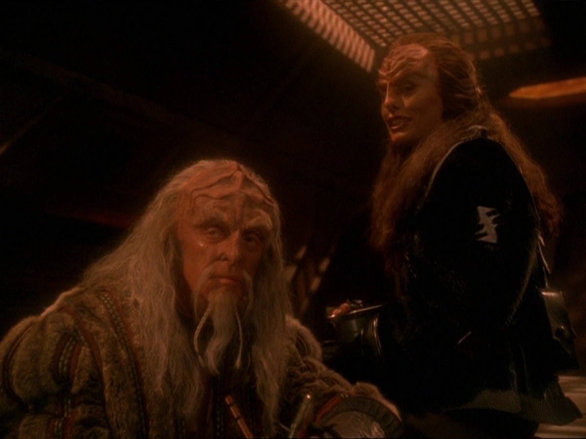 extant_StarTrek_DS9_7x07-OnceMoreUntoTheBreach_2733.jpg