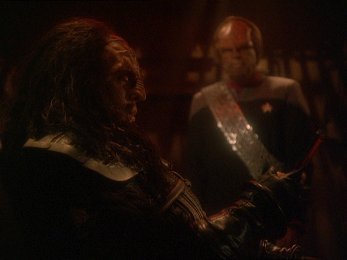extant_StarTrek_DS9_7x07-OnceMoreUntoTheBreach_2892.jpg
