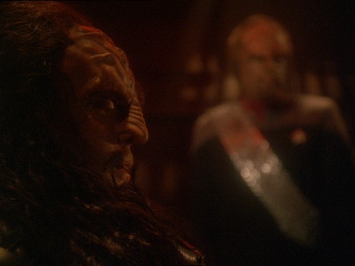 extant_StarTrek_DS9_7x07-OnceMoreUntoTheBreach_2910.jpg