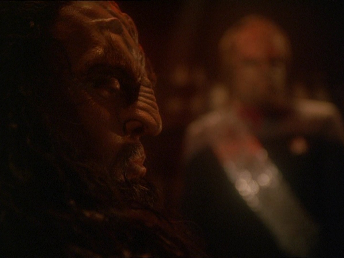 extant_StarTrek_DS9_7x07-OnceMoreUntoTheBreach_2916.jpg