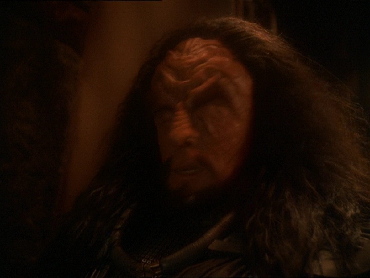 extant_StarTrek_DS9_7x07-OnceMoreUntoTheBreach_2926.jpg