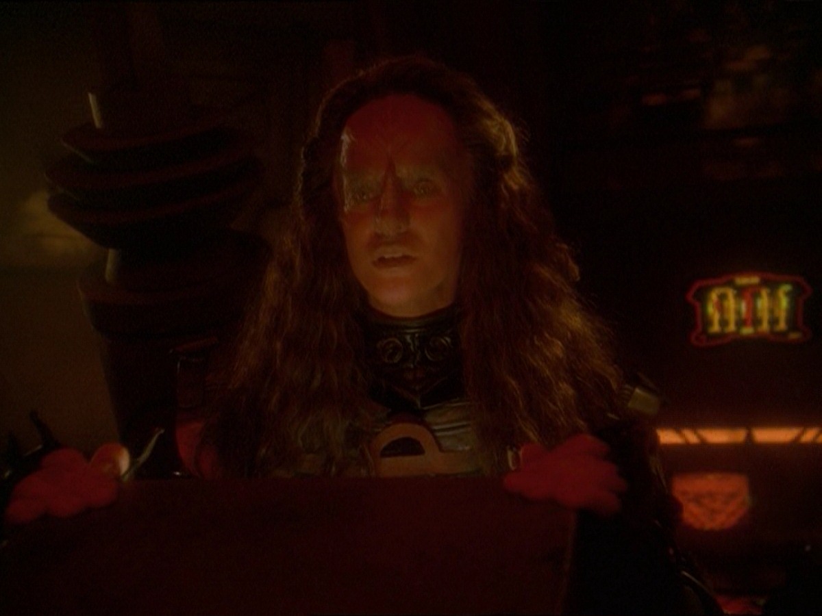 extant_StarTrek_DS9_7x07-OnceMoreUntoTheBreach_3533.jpg