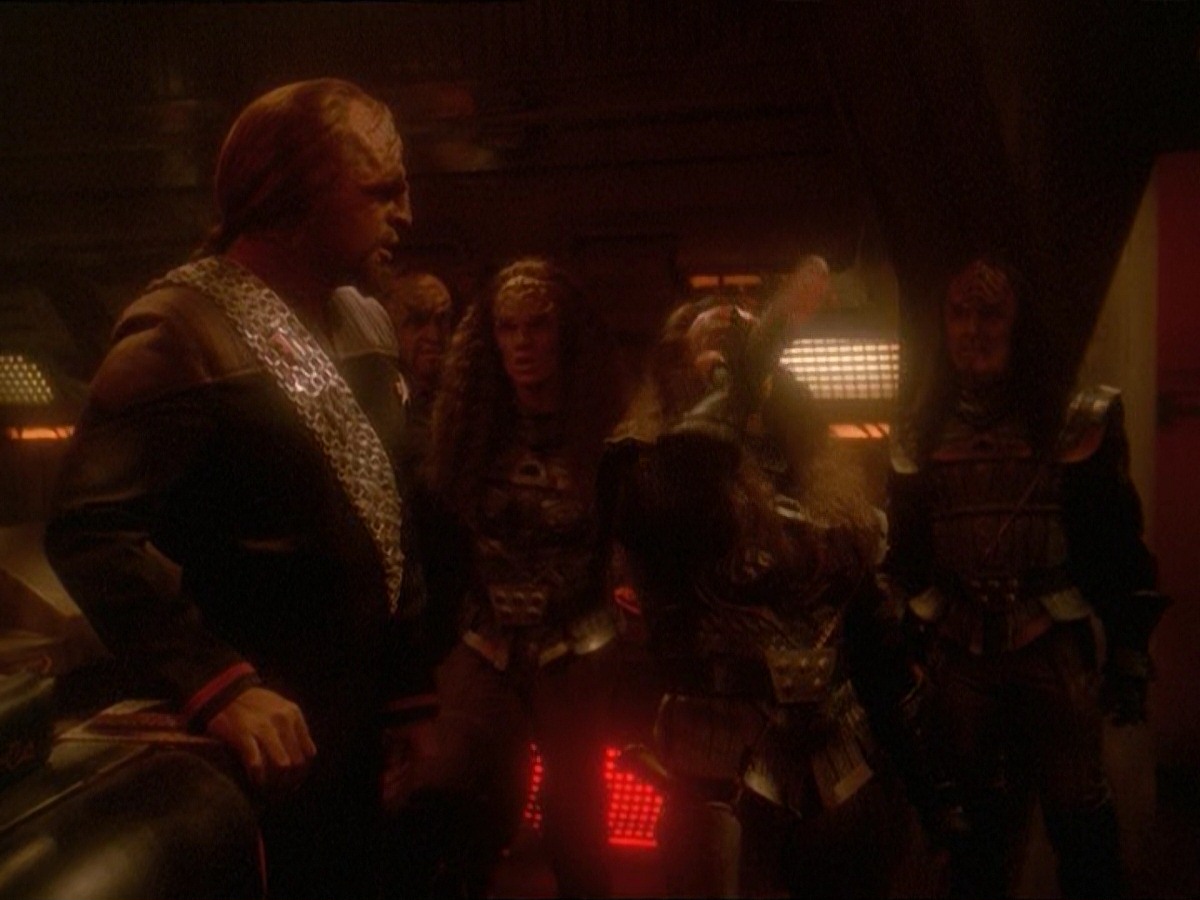 extant_StarTrek_DS9_7x07-OnceMoreUntoTheBreach_3707.jpg