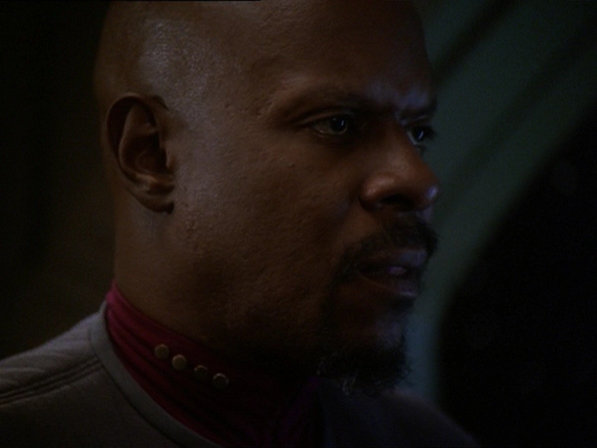 extant_StarTrek_DS9_7x08-TheSiegeOfAR-558_3719.jpg