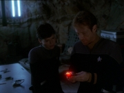 extant_StarTrek_DS9_7x08-TheSiegeOfAR-558_2229.jpg