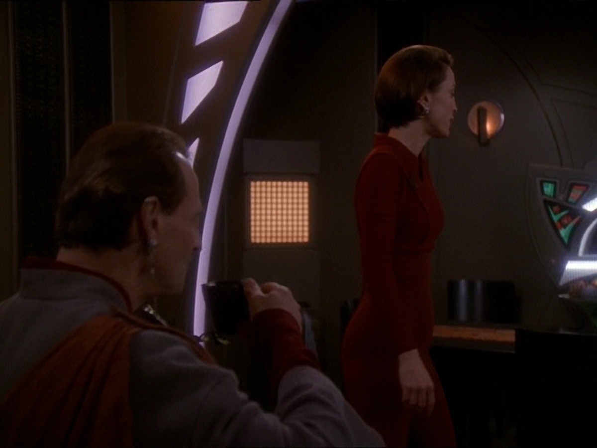 extant_StarTrek_DS9_7x09-Covenant_0213.jpg