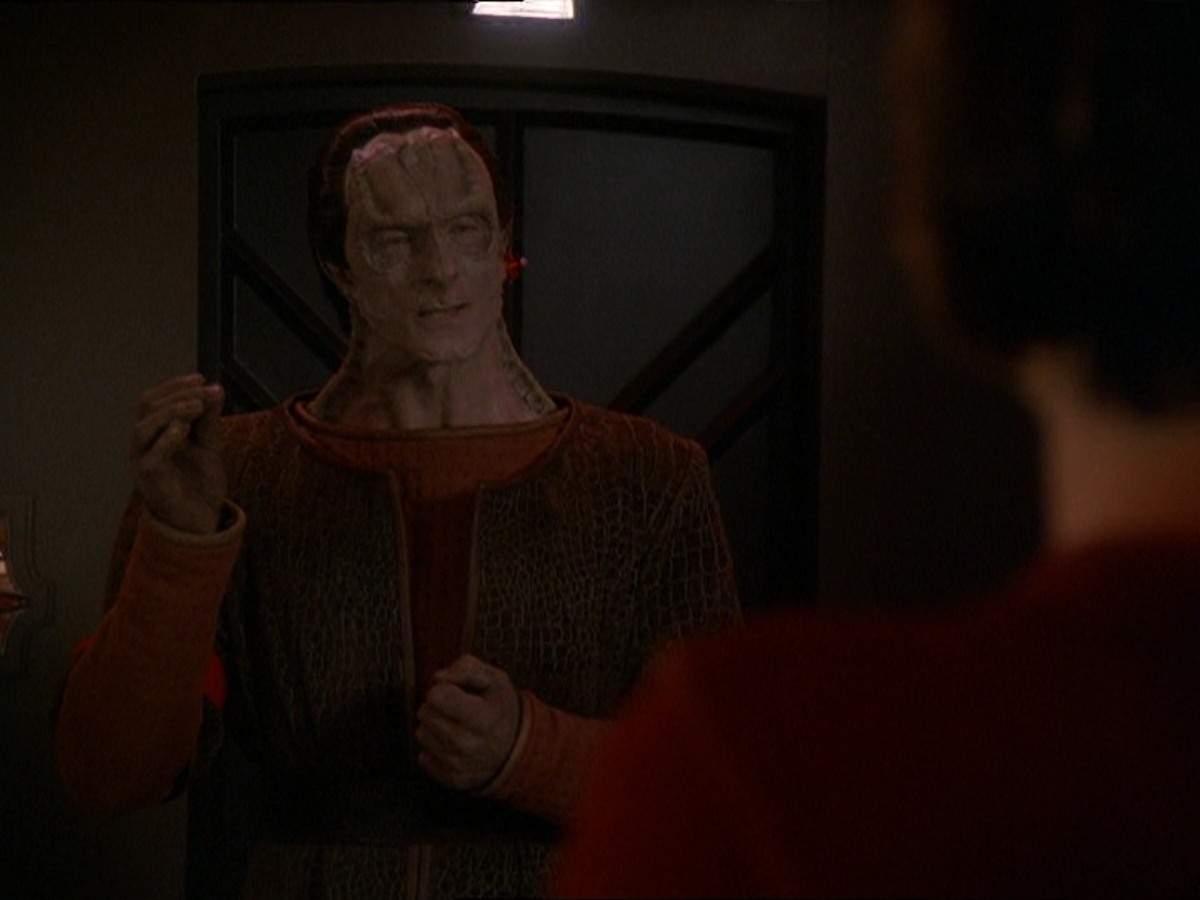 extant_StarTrek_DS9_7x09-Covenant_3194.jpg